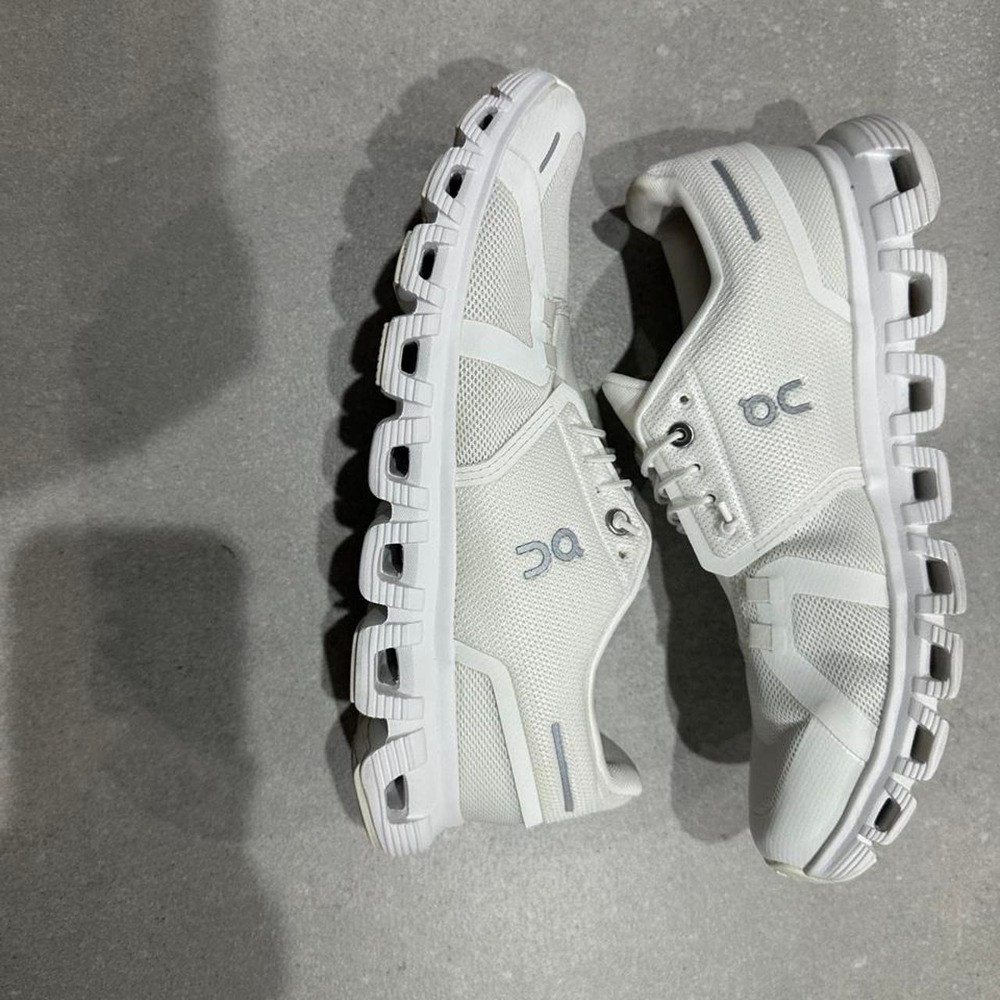 Women's On Running Cloudswift White Tennis Shoes